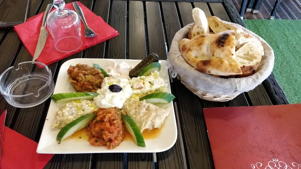 Karisik Meze A la Decouverte de Nos Entrees